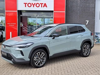 Hoofdafbeelding Toyota Corolla Cross Toyota Corolla Cross Hybrid 140 Dynamic NIEUW DIRECT LEVERBAAR STOEL/STUURWIEL VERWARMING AD-CRUISE CONTROL