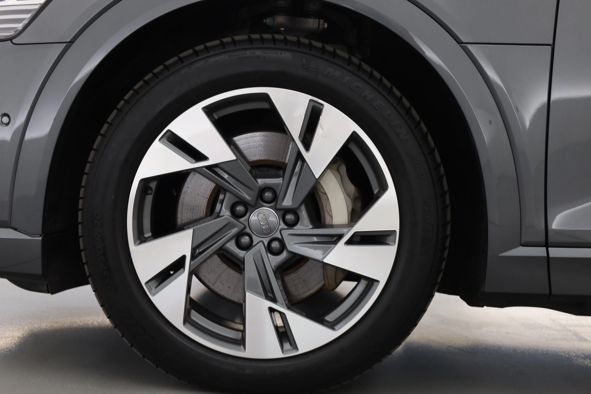 Hoofdafbeelding Audi e-tron