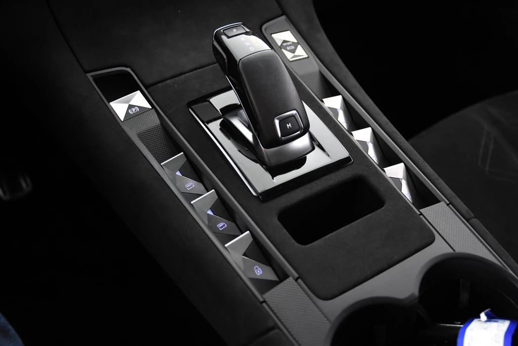 Hoofdafbeelding DS DS 7