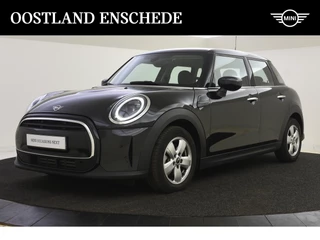 MINI Cooper Hatchback Essential Automaat / Multifunctioneel stuurwiel / PDC achter / LED / Cruise Control / Navigatie / Airconditioning