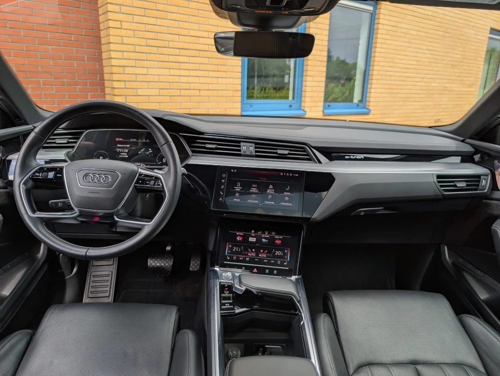 Hoofdafbeelding Audi e-tron