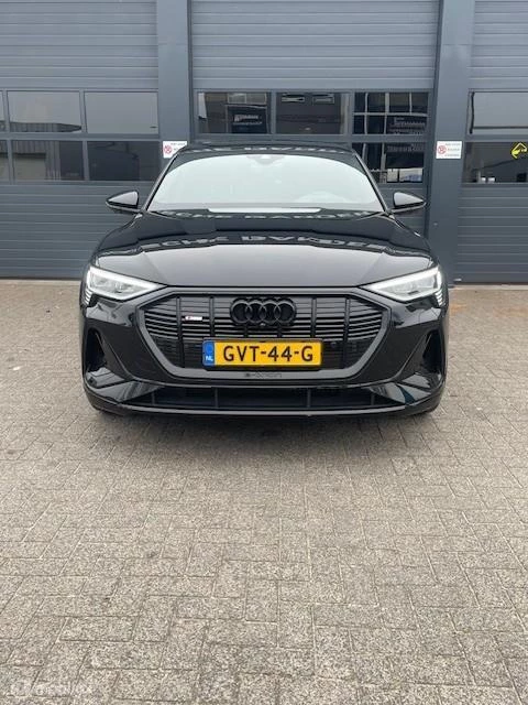 Hoofdafbeelding Audi e-tron