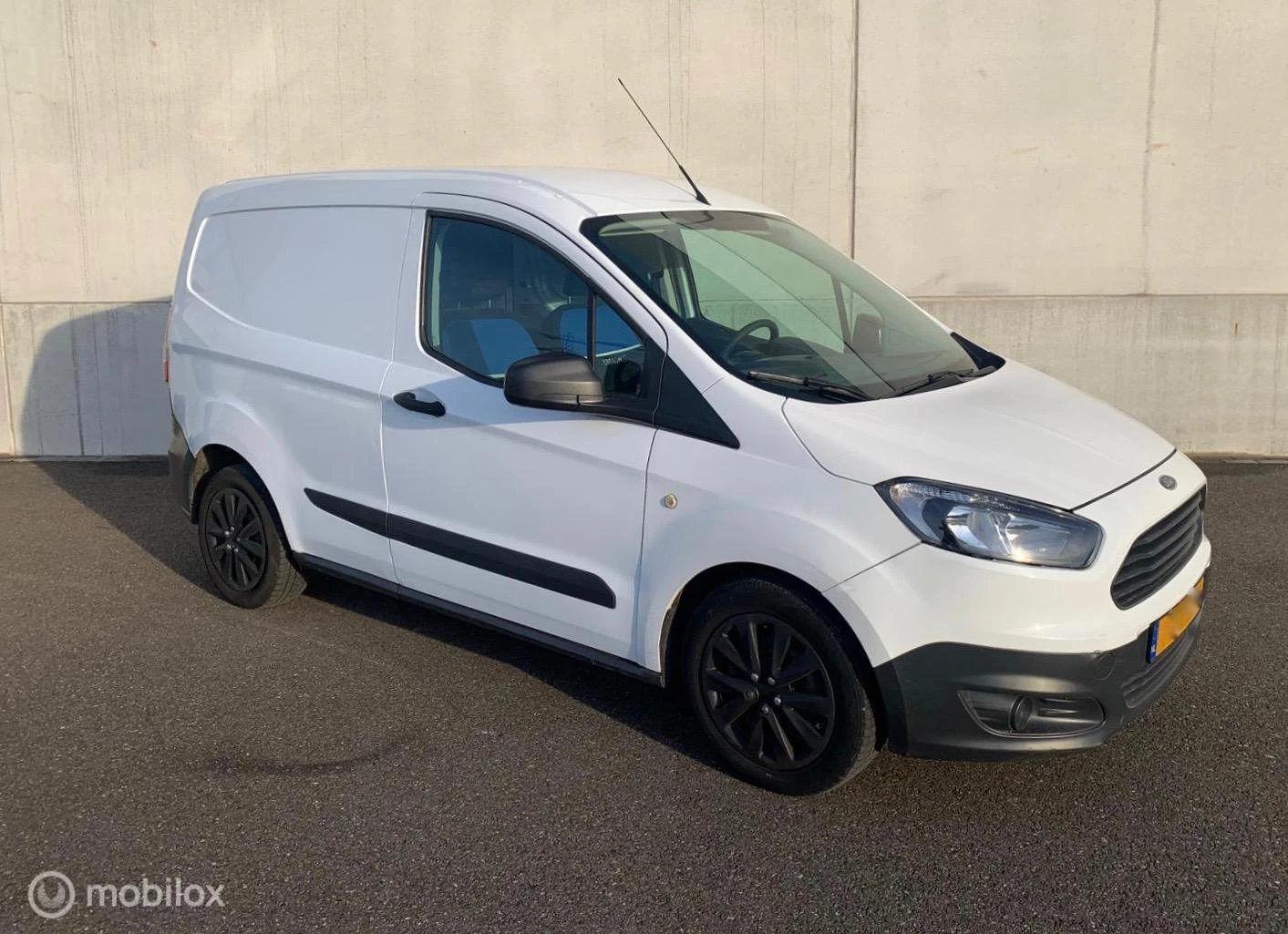 Hoofdafbeelding Ford Transit Courier