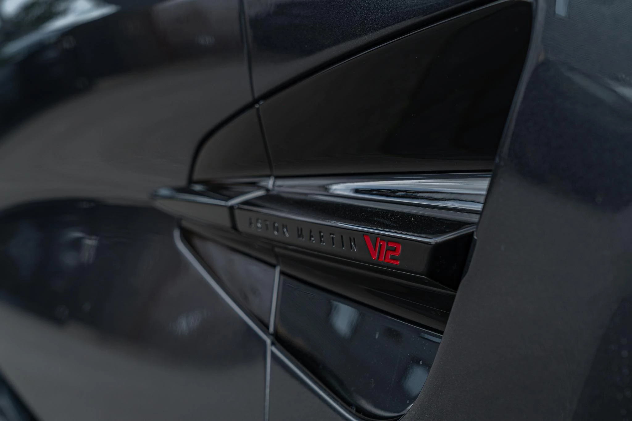 Hoofdafbeelding Aston Martin Vanquish