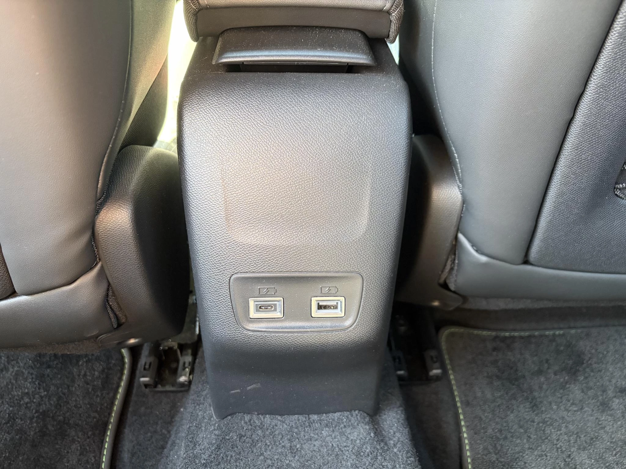 Hoofdafbeelding Peugeot e-2008
