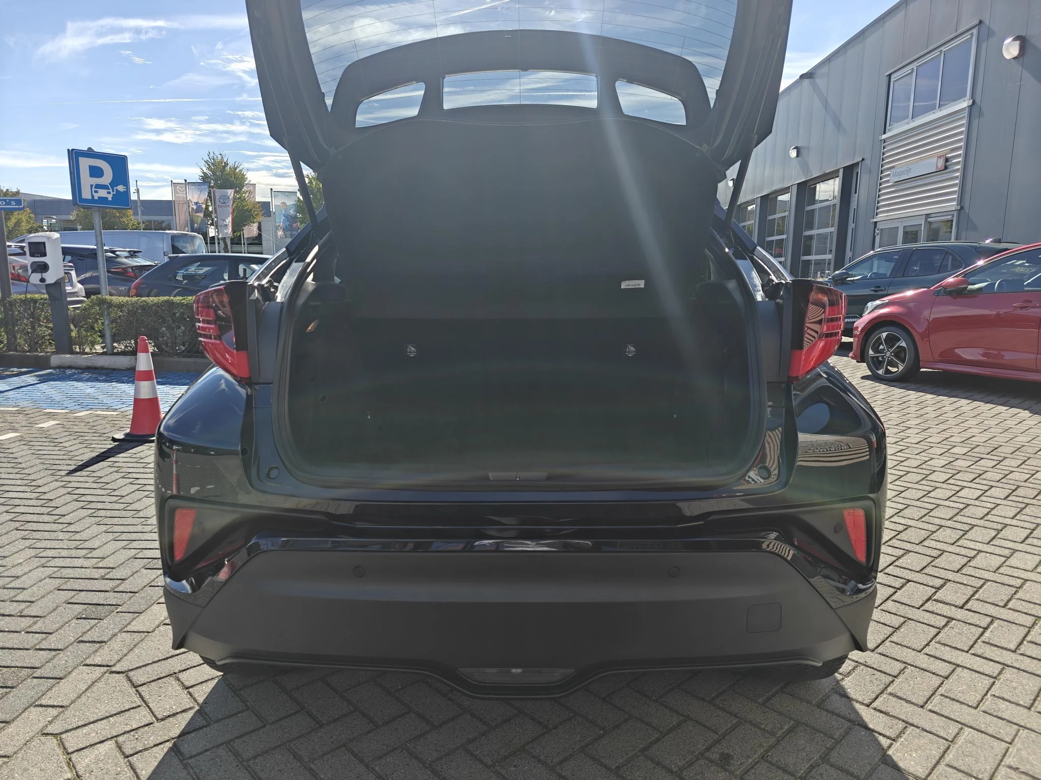 Hoofdafbeelding Toyota C-HR