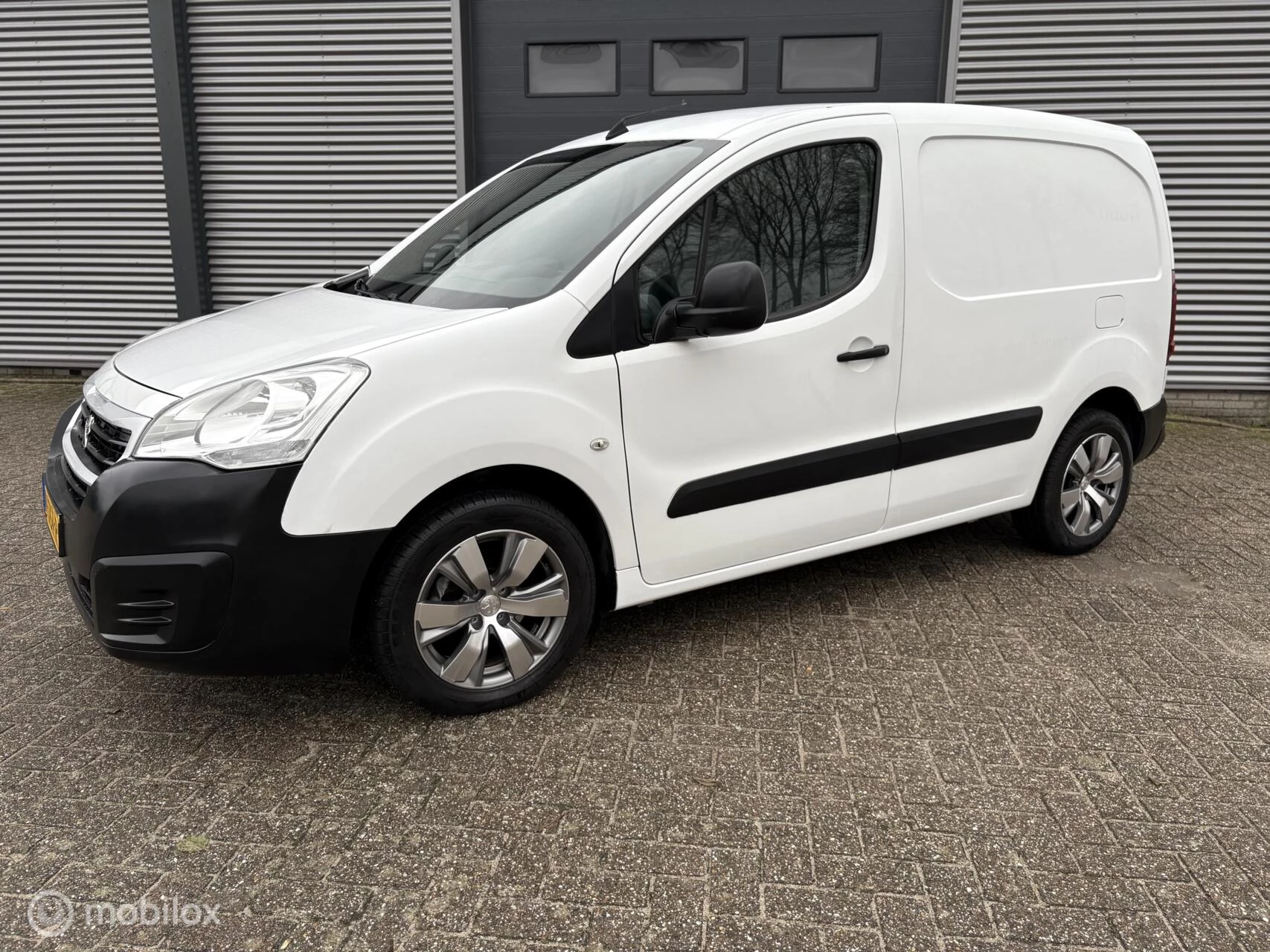 Hoofdafbeelding Peugeot Partner