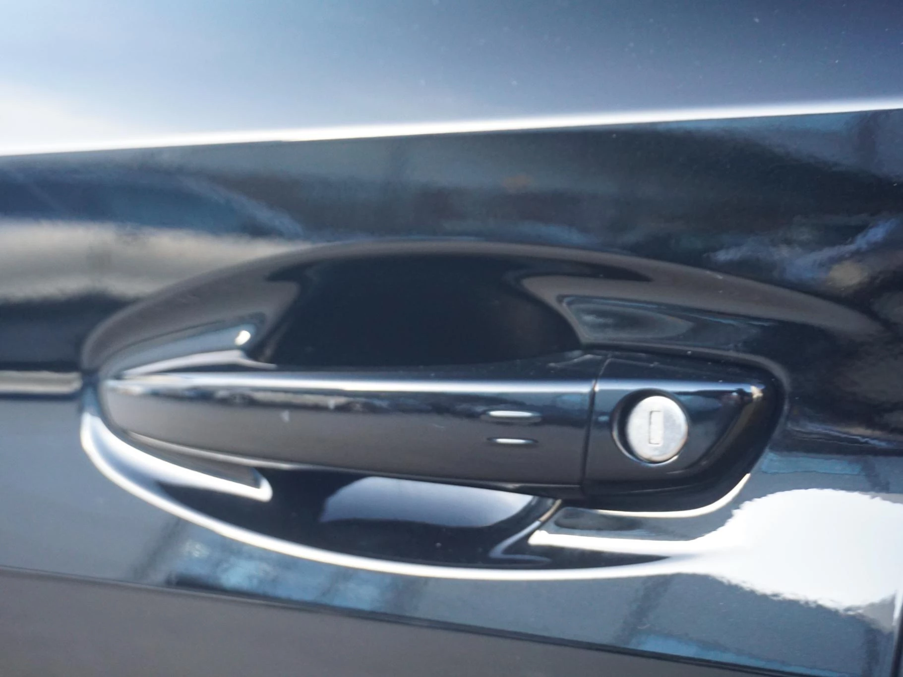 Hoofdafbeelding Peugeot e-208