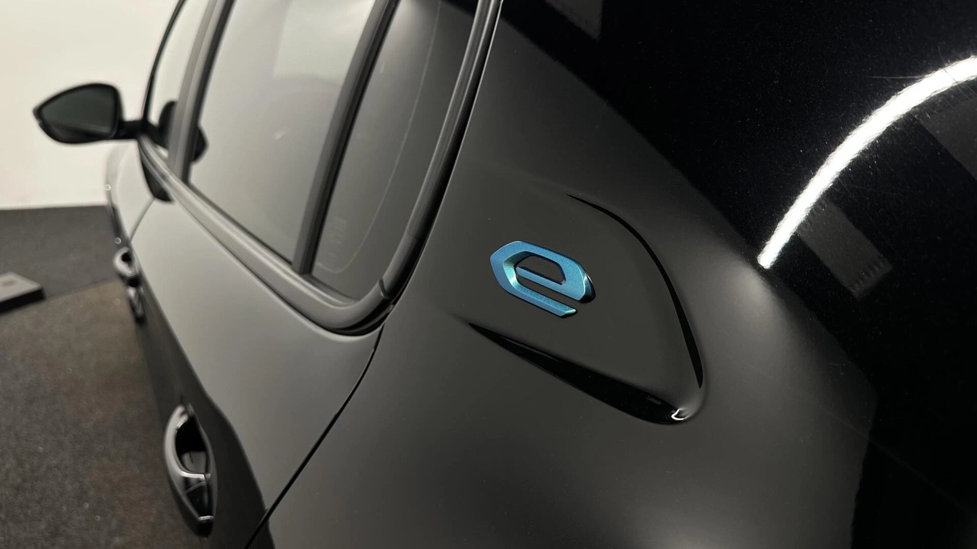 Hoofdafbeelding Peugeot e-208