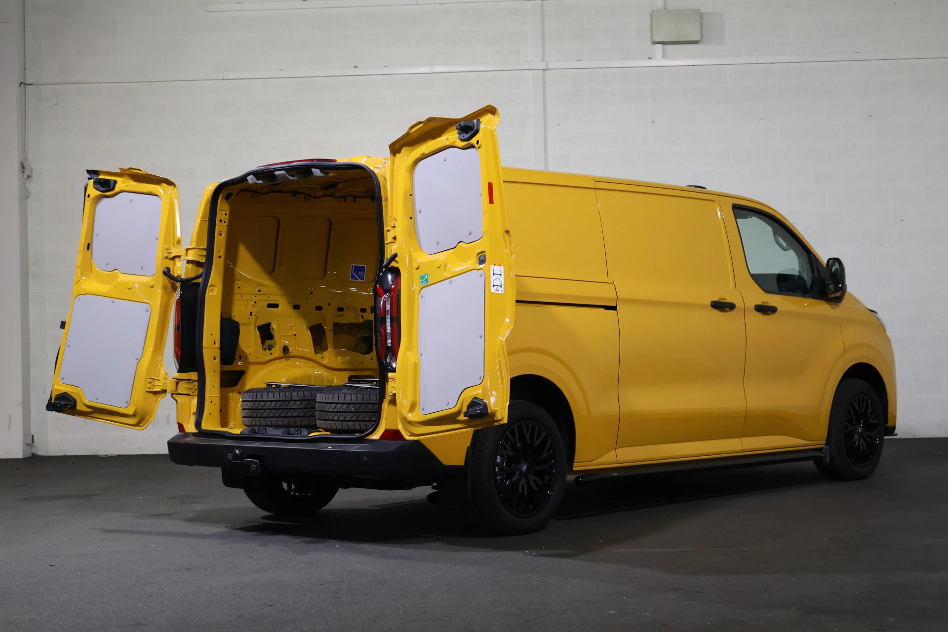 Hoofdafbeelding Ford E-Transit Custom