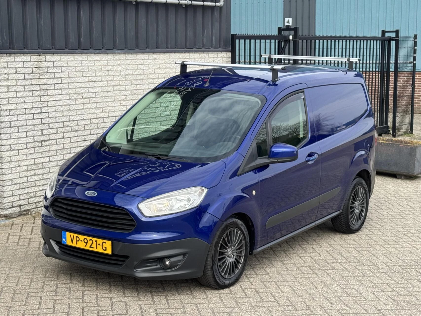 Hoofdafbeelding Ford Transit Courier