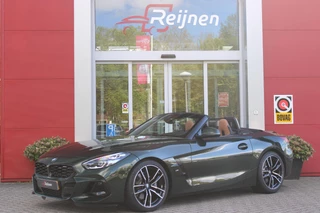 BMW Z4 Roadster sDRIVE 20i HIGH EXECUTIVE M-SPORT AUTOMAAT | M INTERIEURPAKKET  | M EXTERIEURPAKKET | M SPORTSTUUR | 19" VIJFDUBBELSPAAKS M SPORTWIELEN | NAVIGATIE | DRAADLOZE APPLE CARPLAY / ANDROID AUTO |  LEDER VERNASCA COGNAC | STOEL / STUUR VERWARMING | ACHTERUITRIJCAMERA | FULL LED KOPLAMPEN | SAFETY PAKKET | DODEHOEK DETECTIE | HARMAN KARDON |