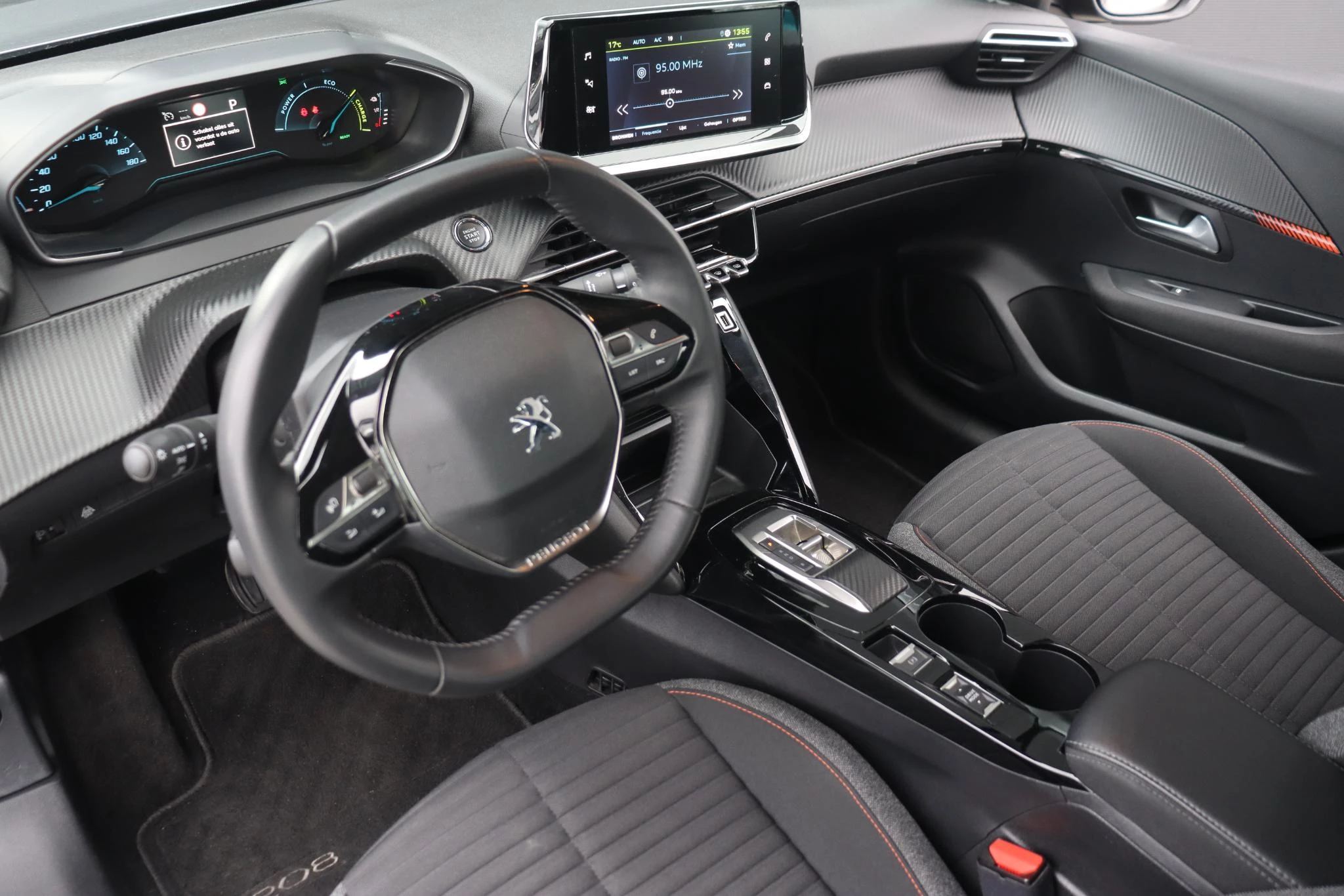 Hoofdafbeelding Peugeot e-208