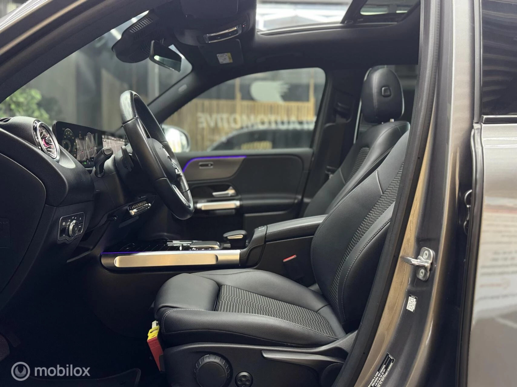 Hoofdafbeelding Mercedes-Benz EQB