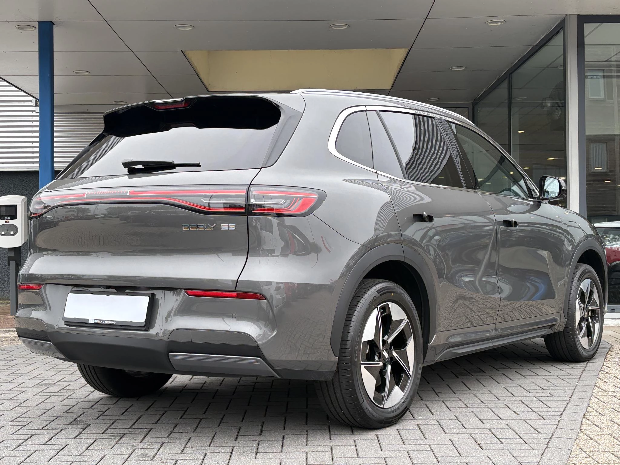 Hoofdafbeelding Geely E5