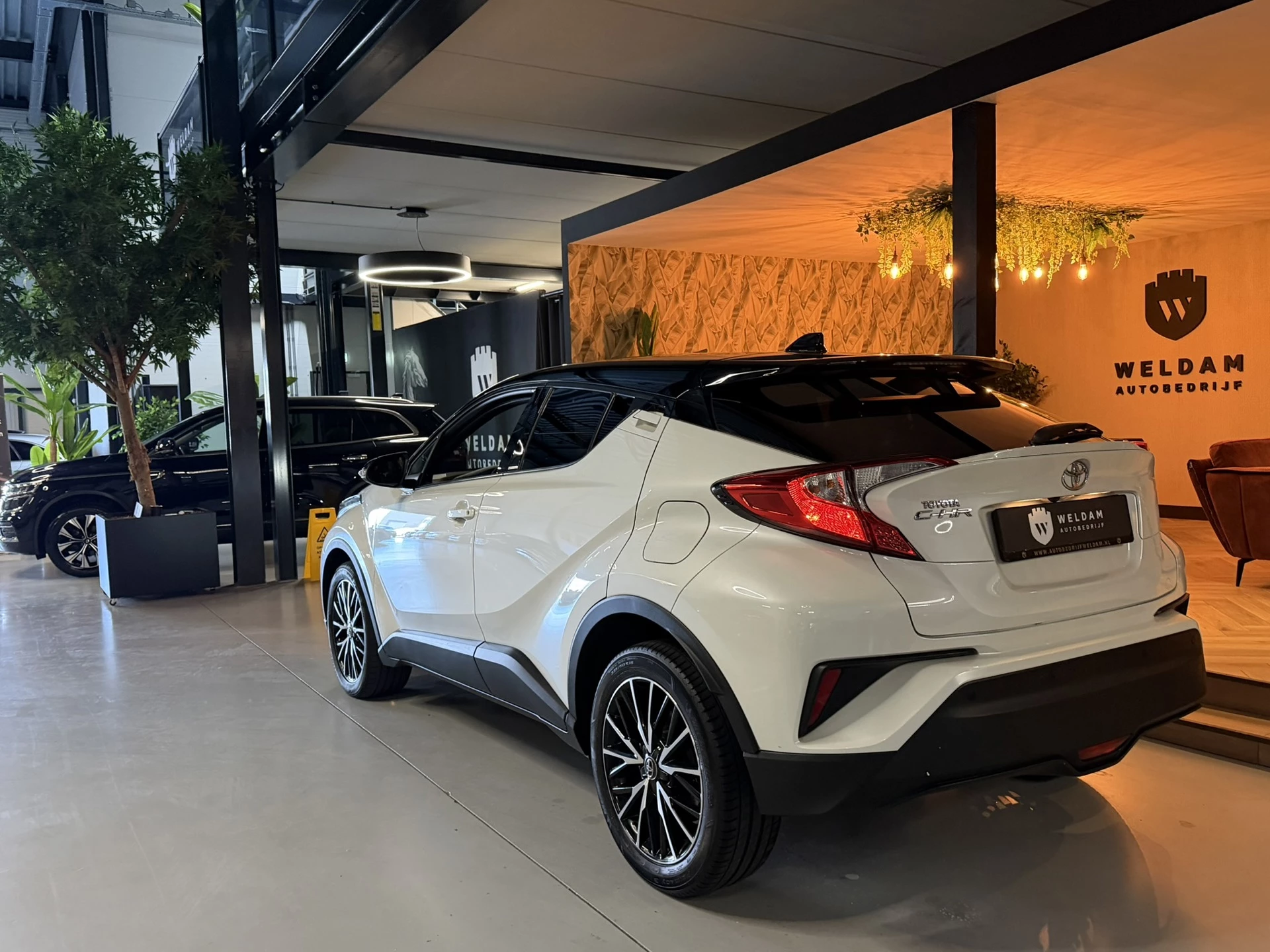 Hoofdafbeelding Toyota C-HR