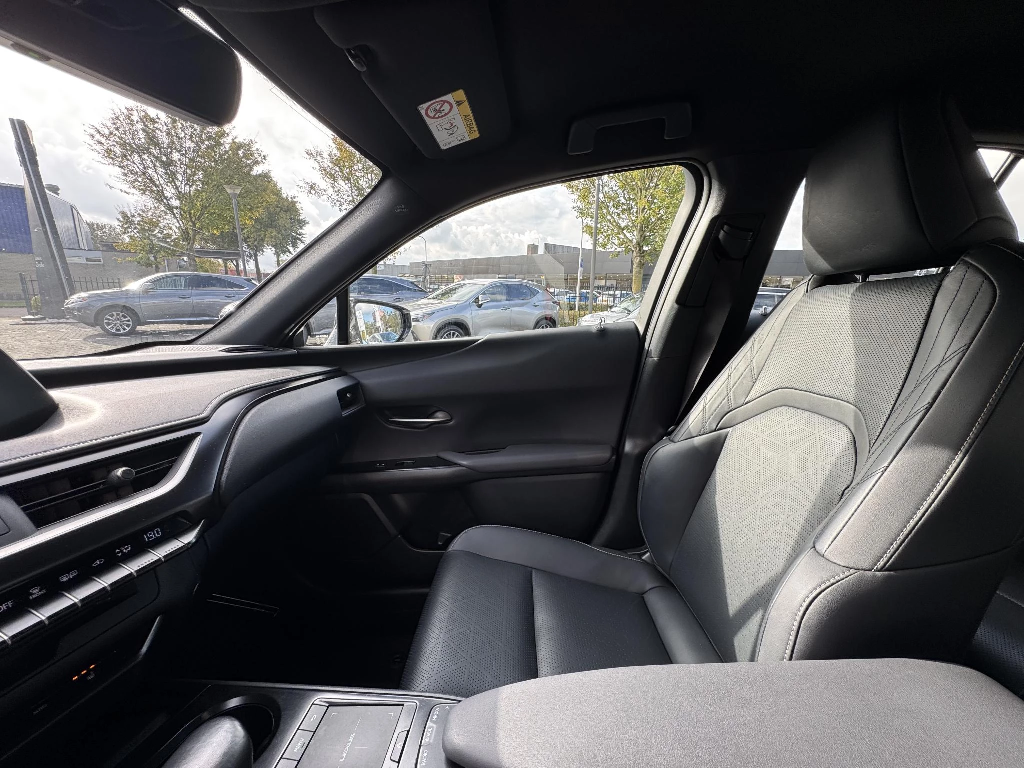 Hoofdafbeelding Lexus UX