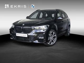 BMW X1 xDrive25e | High Executive | M Sportpakket | Stuurwielrand Verwarmd | 19 inch | Achteruitrijcamera | Glazen panoramadak | Head-Up Display | Trekhaak