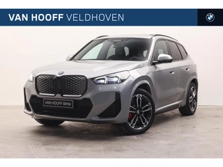 Hoofdafbeelding BMW iX1 BMW iX1 eDrive20 High Executive M Sport / Panoramadak / Trekhaak / Sportstoelen / Head-Up / M Adaptief onderstel / Comfort Access / Parking Assistant Plus / Stoelverwarming