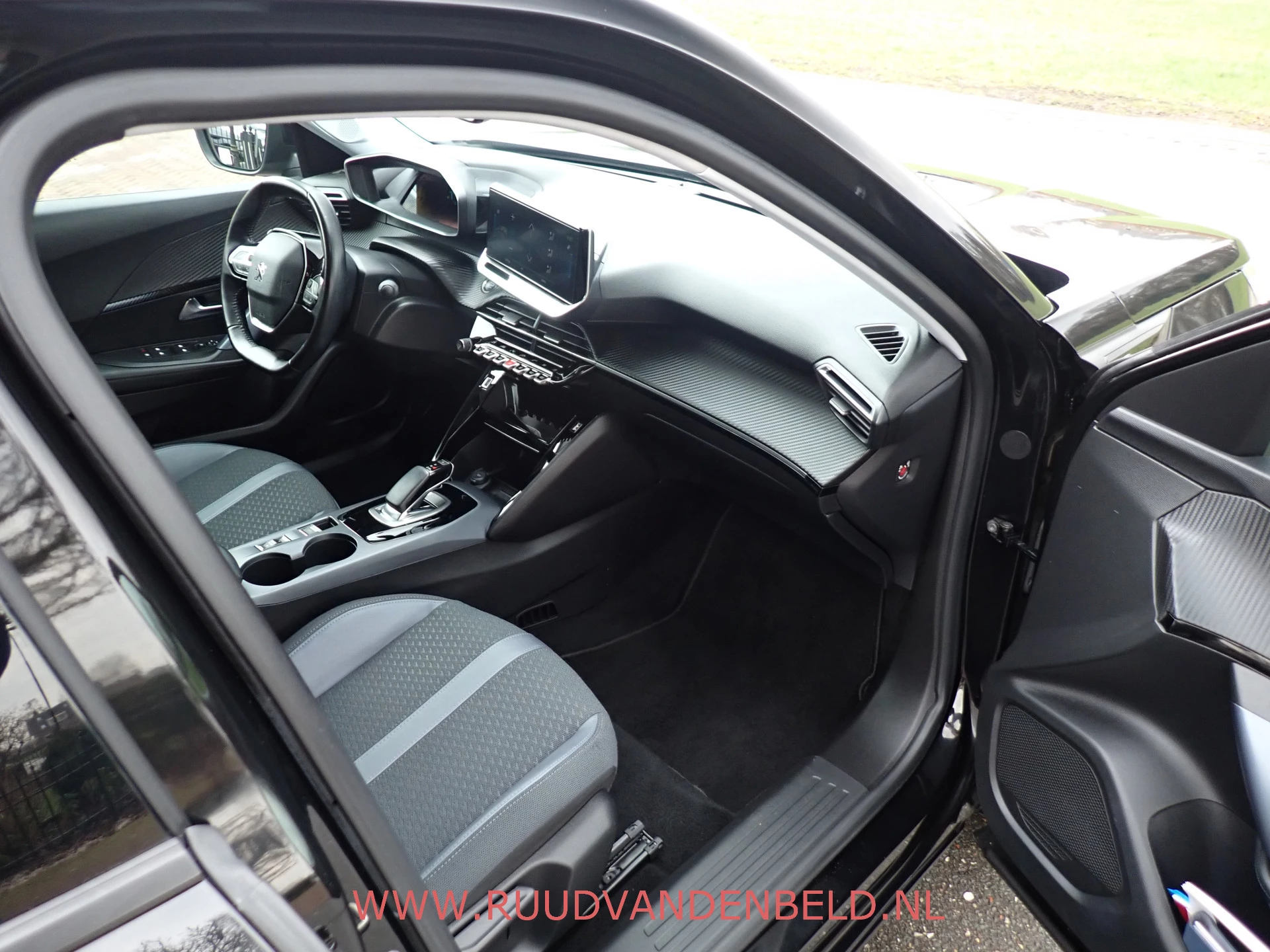 Hoofdafbeelding Peugeot e-2008