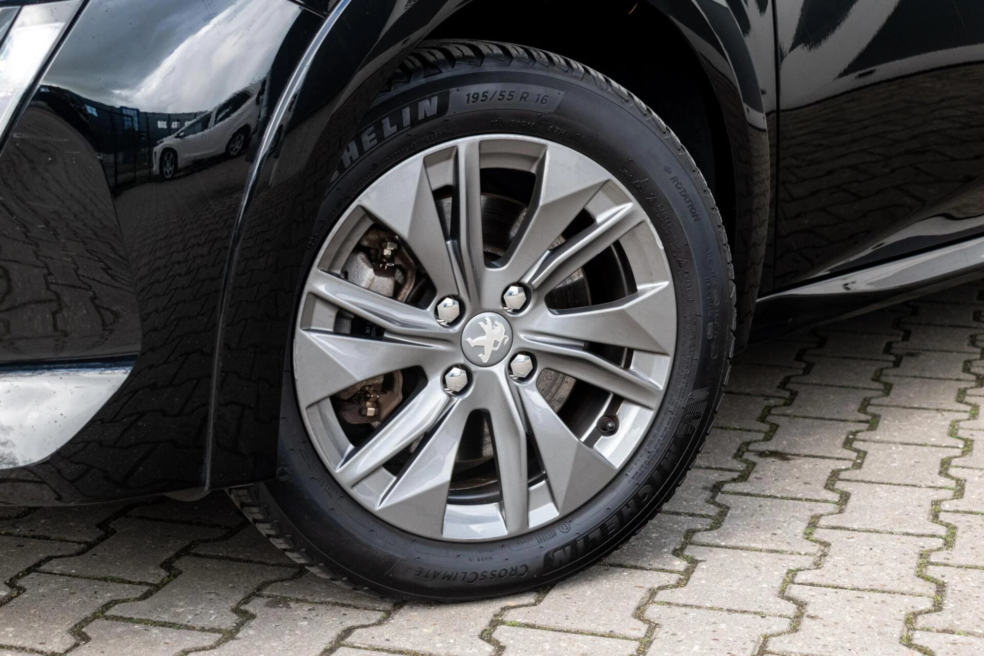 Hoofdafbeelding Peugeot e-208