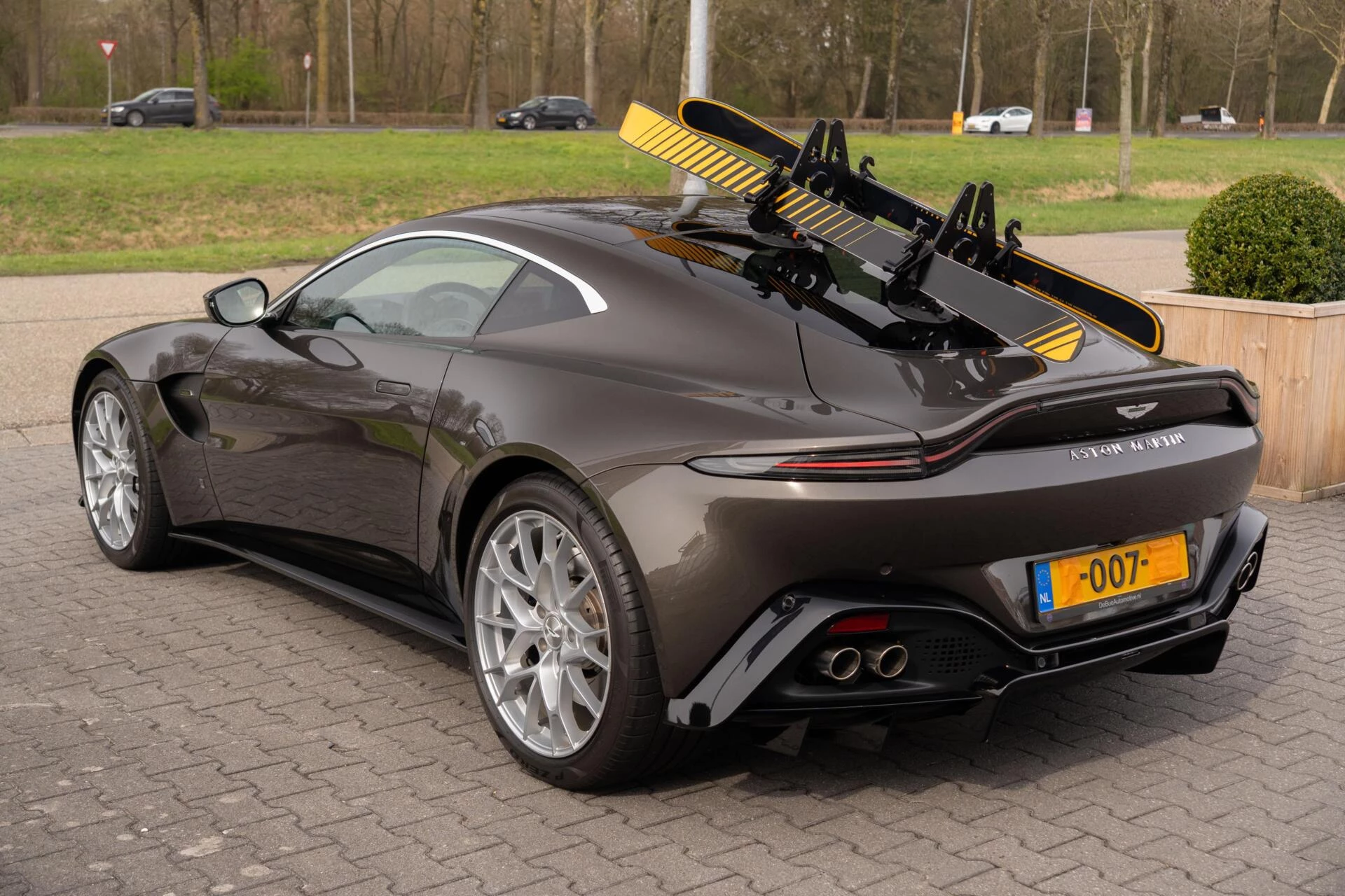 Hoofdafbeelding Aston Martin V8 Vantage