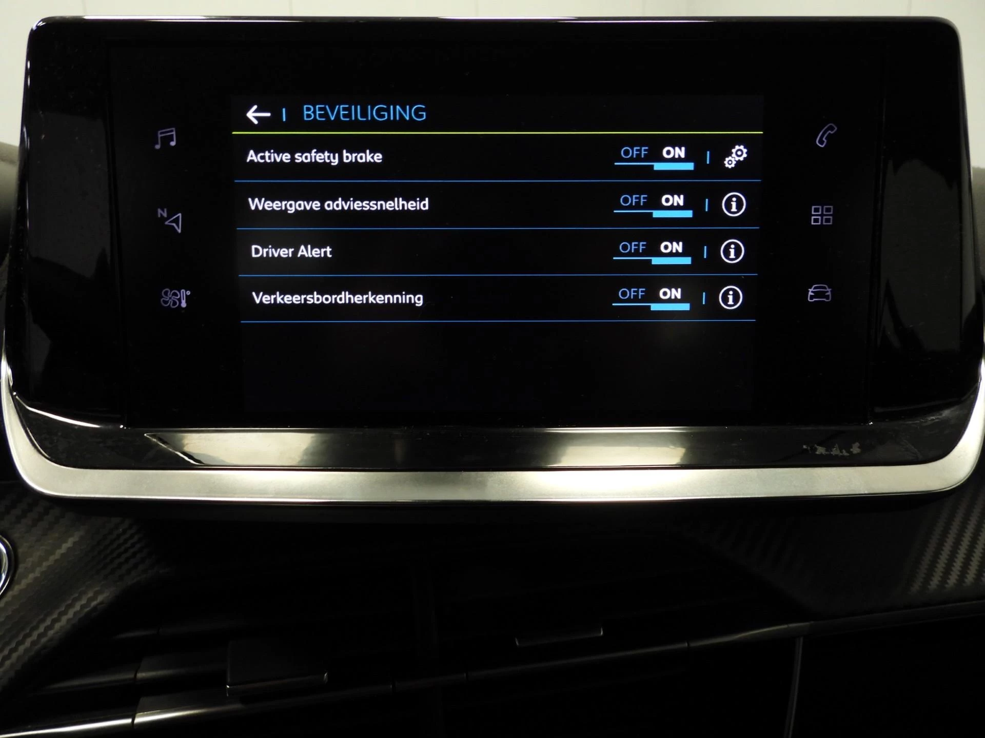 Hoofdafbeelding Peugeot e-208