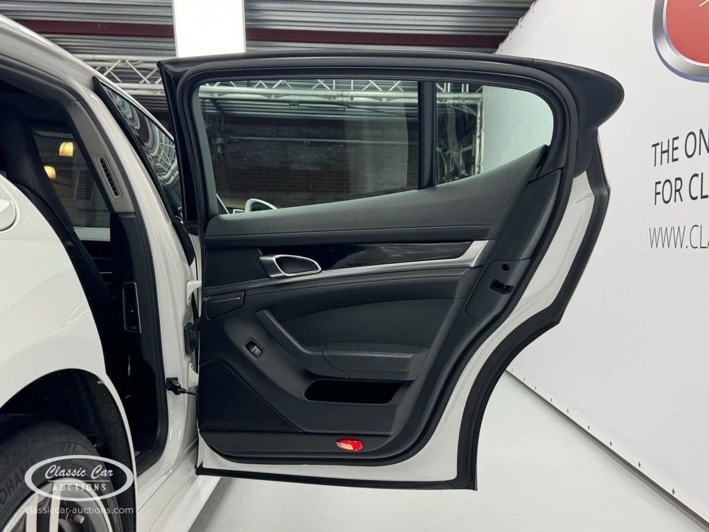 Hoofdafbeelding Porsche Panamera