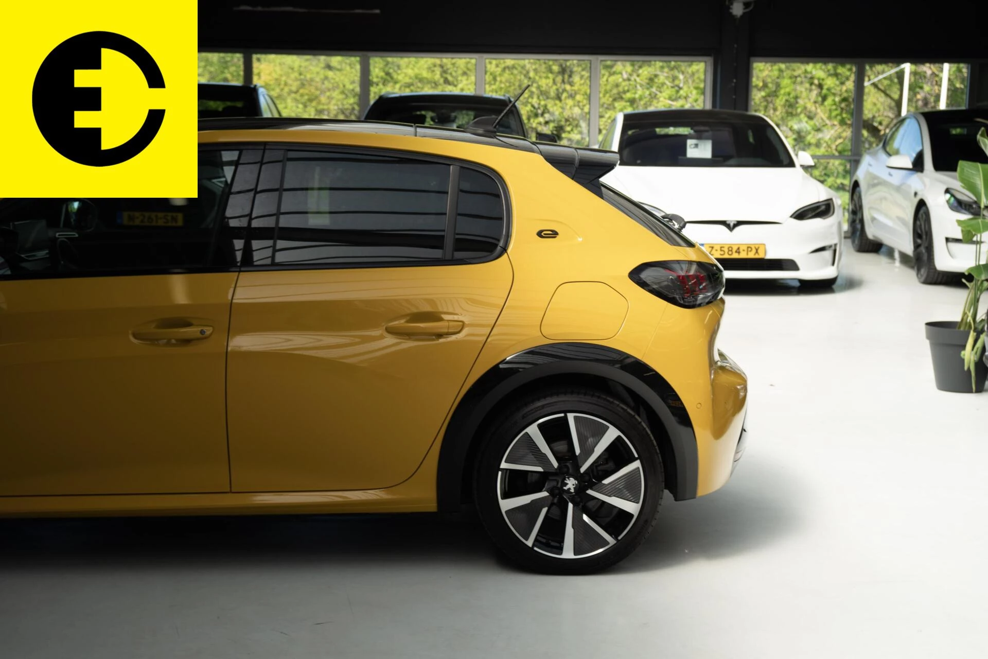 Hoofdafbeelding Peugeot e-208