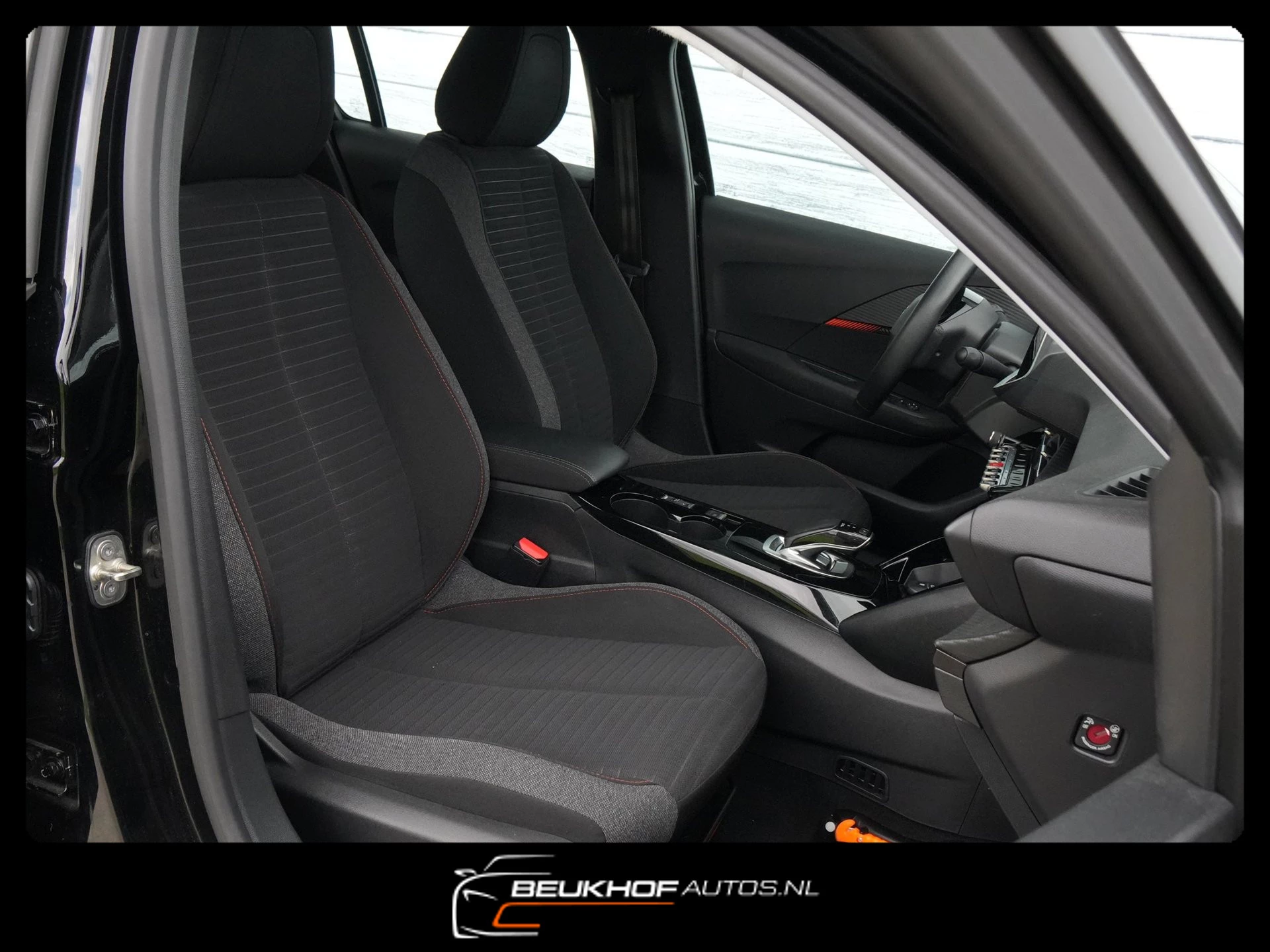 Hoofdafbeelding Peugeot e-208