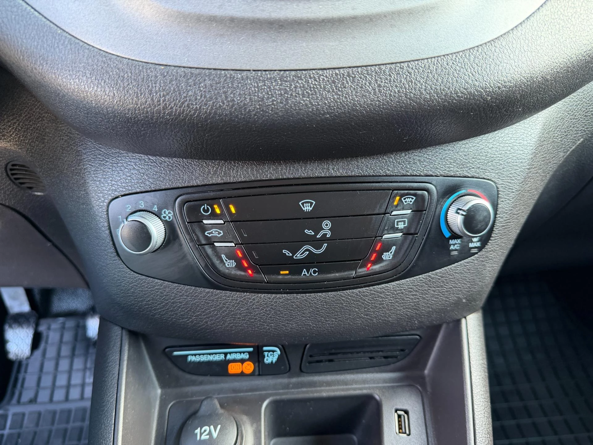 Hoofdafbeelding Ford Transit Courier