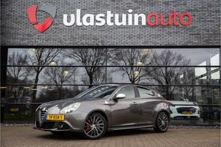 Hoofdafbeelding Alfa Romeo Giulietta Alfa Romeo Giulietta 1.7 TBi Quadrifoglio Verde , Panoramadak, Cruise control, Goed onderhouden! 