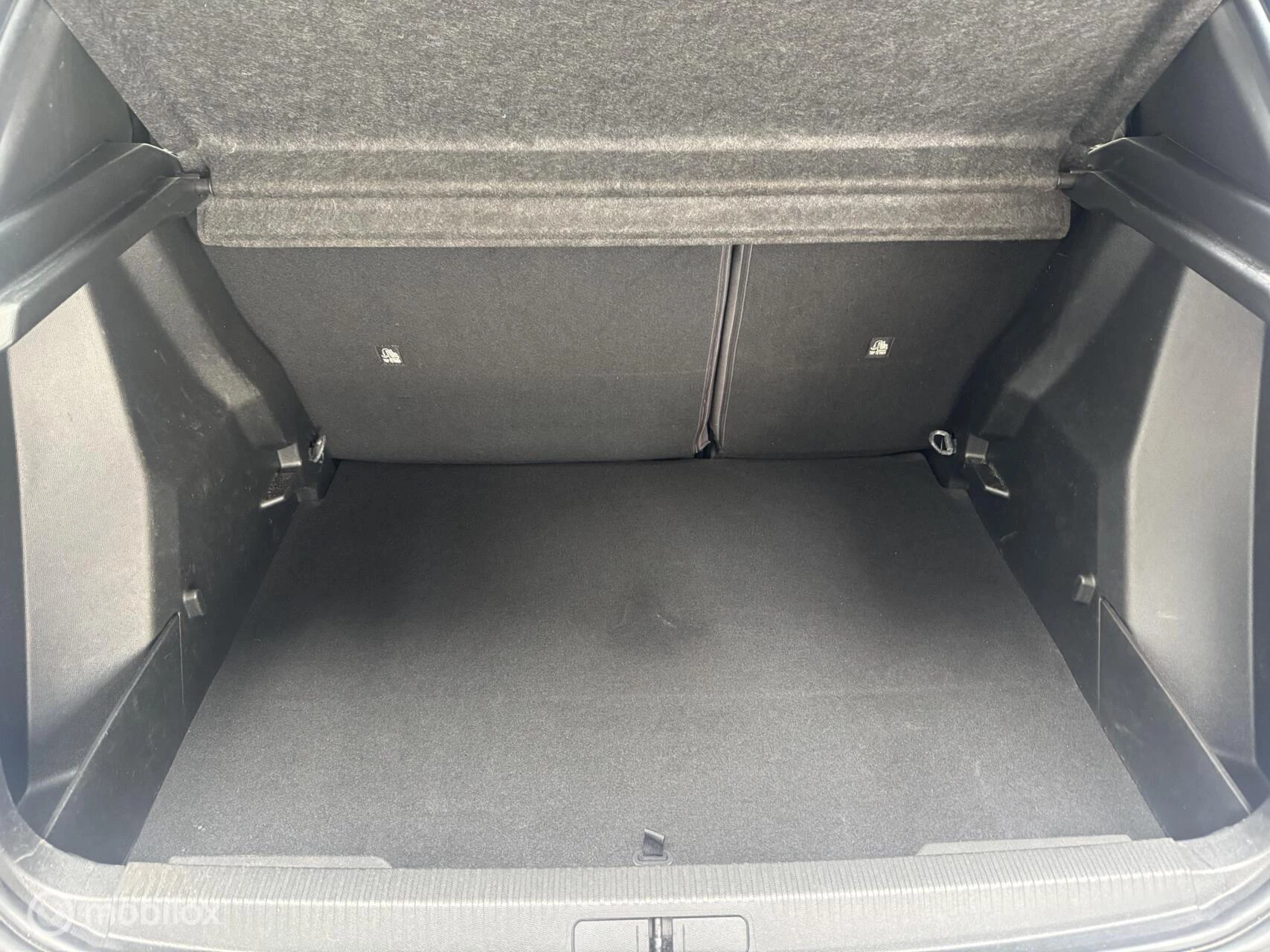 Hoofdafbeelding Peugeot e-2008