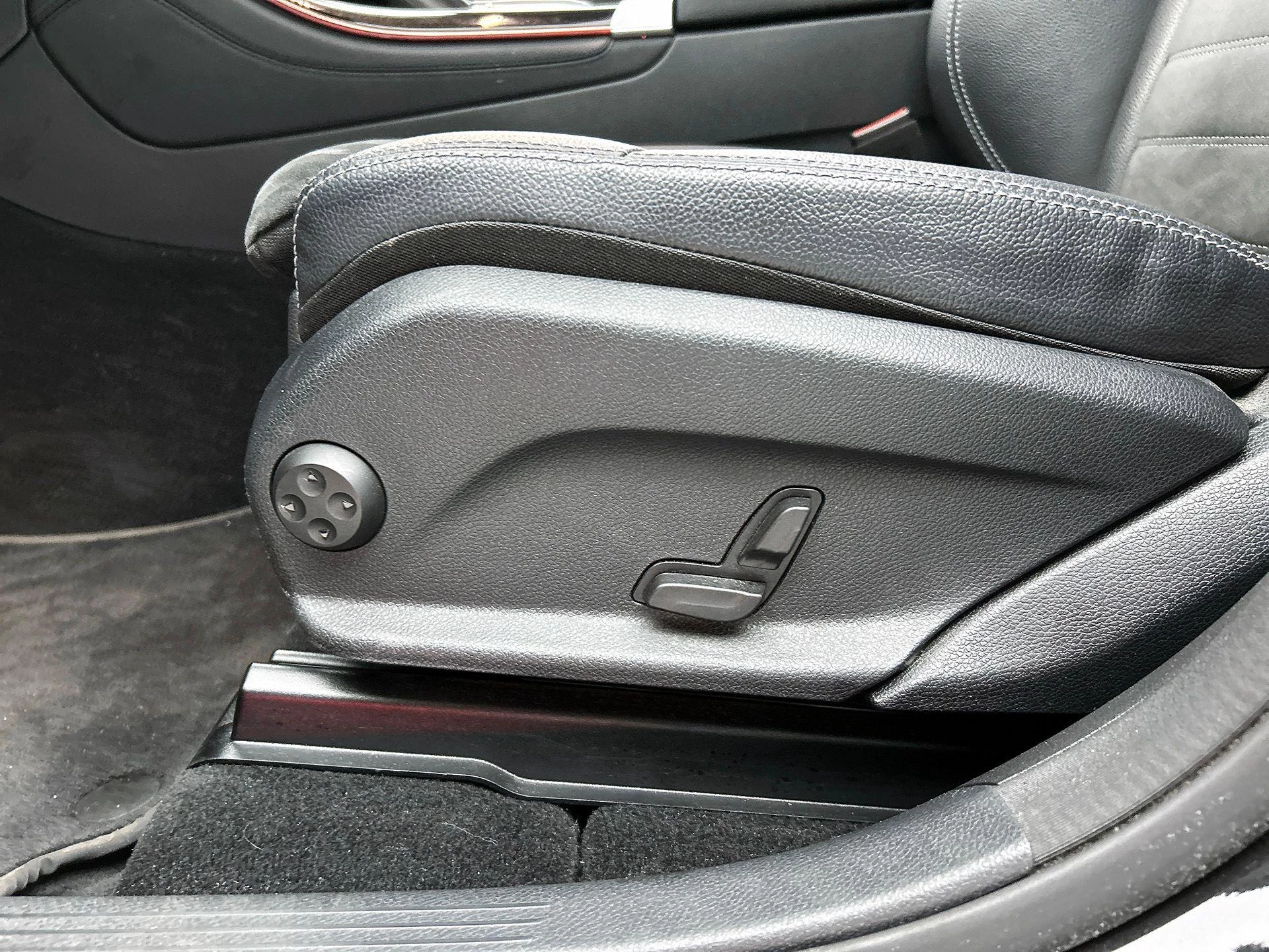 Hoofdafbeelding Mercedes-Benz EQC