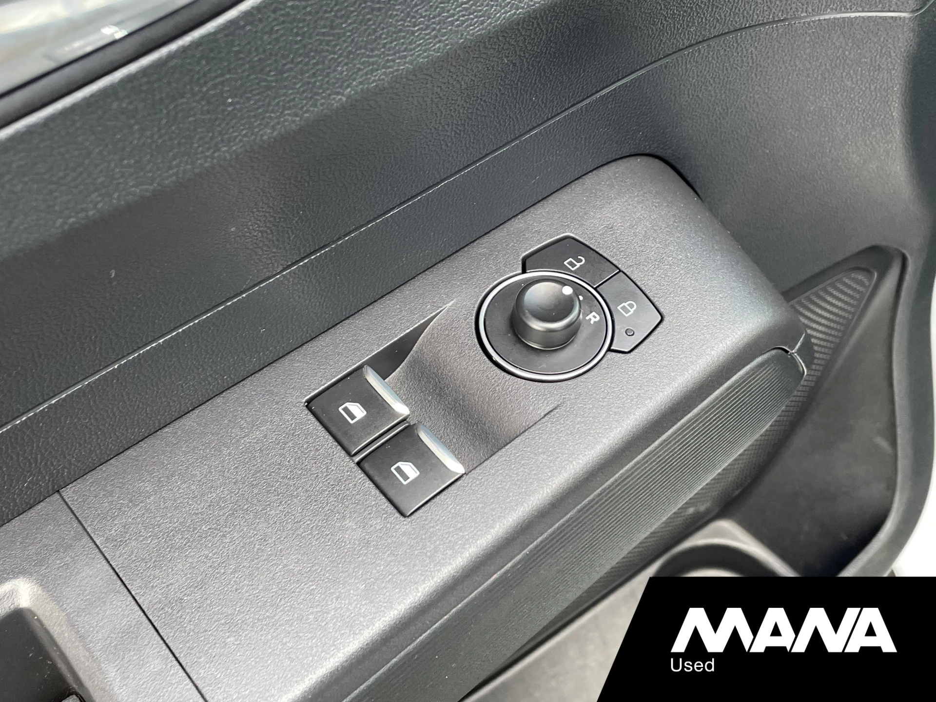 Hoofdafbeelding Ford Transit Courier