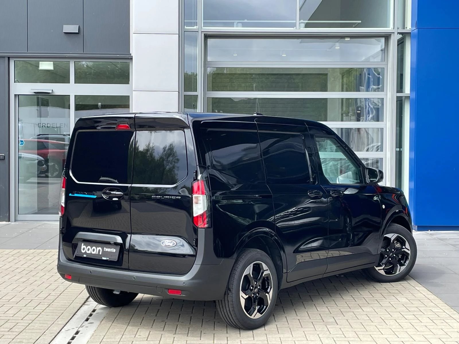 Hoofdafbeelding Ford E-Transit Courier