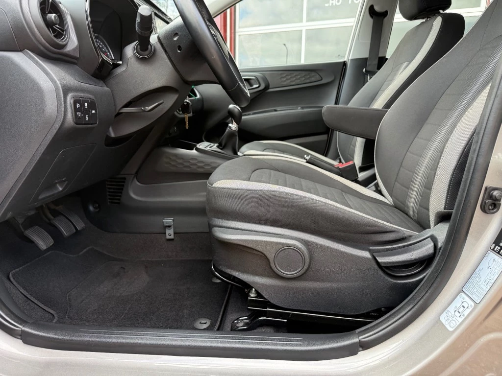 Hoofdafbeelding Hyundai i10