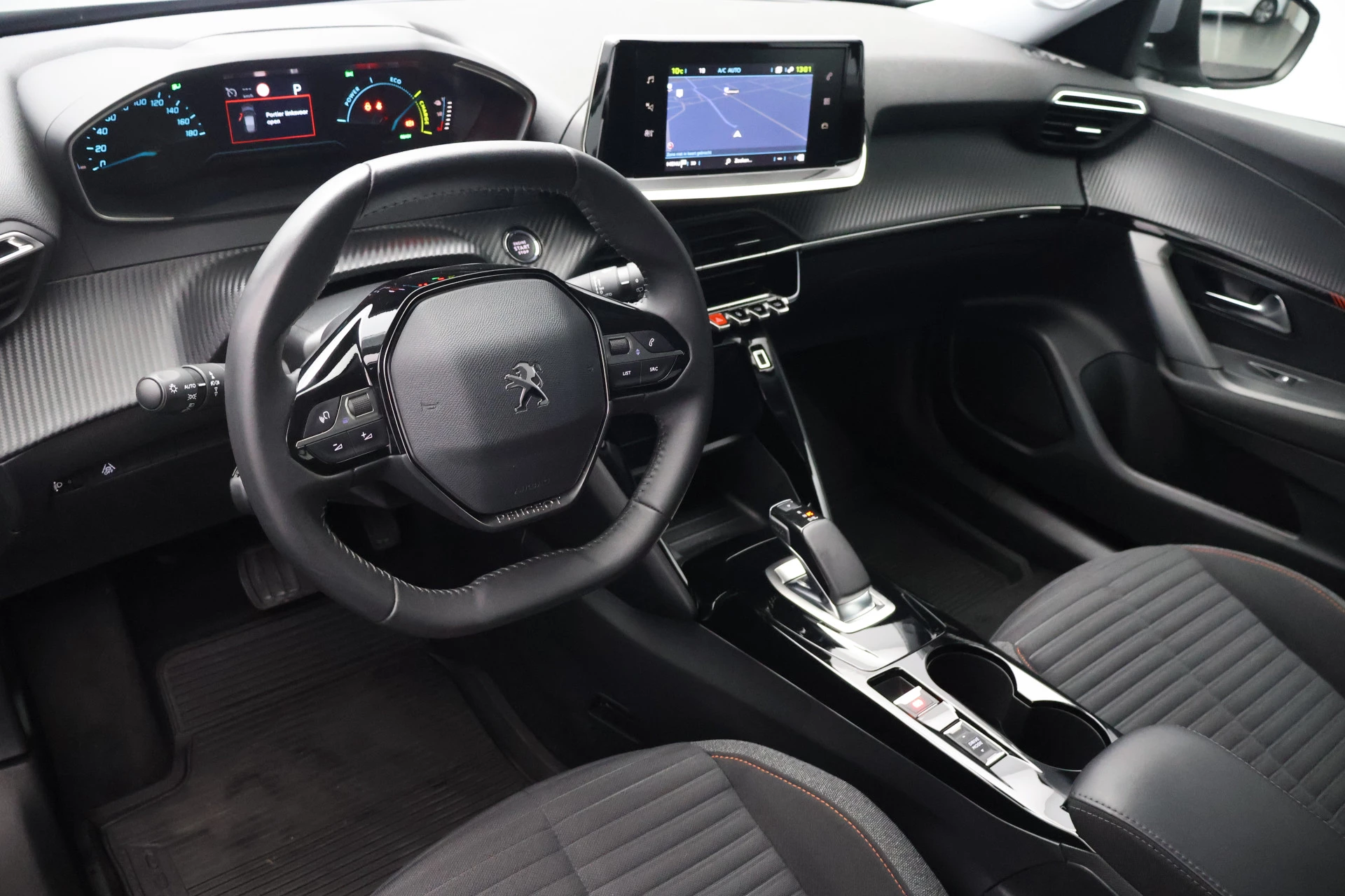 Hoofdafbeelding Peugeot e-2008