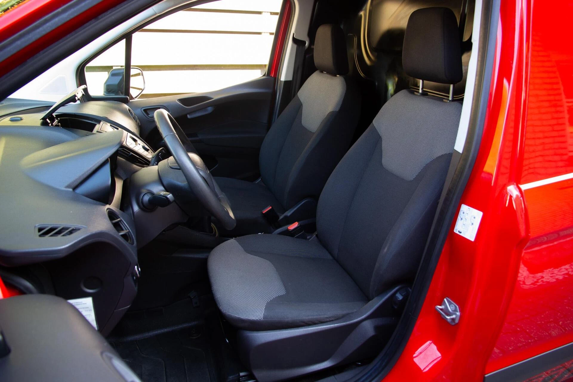 Hoofdafbeelding Ford Transit Courier