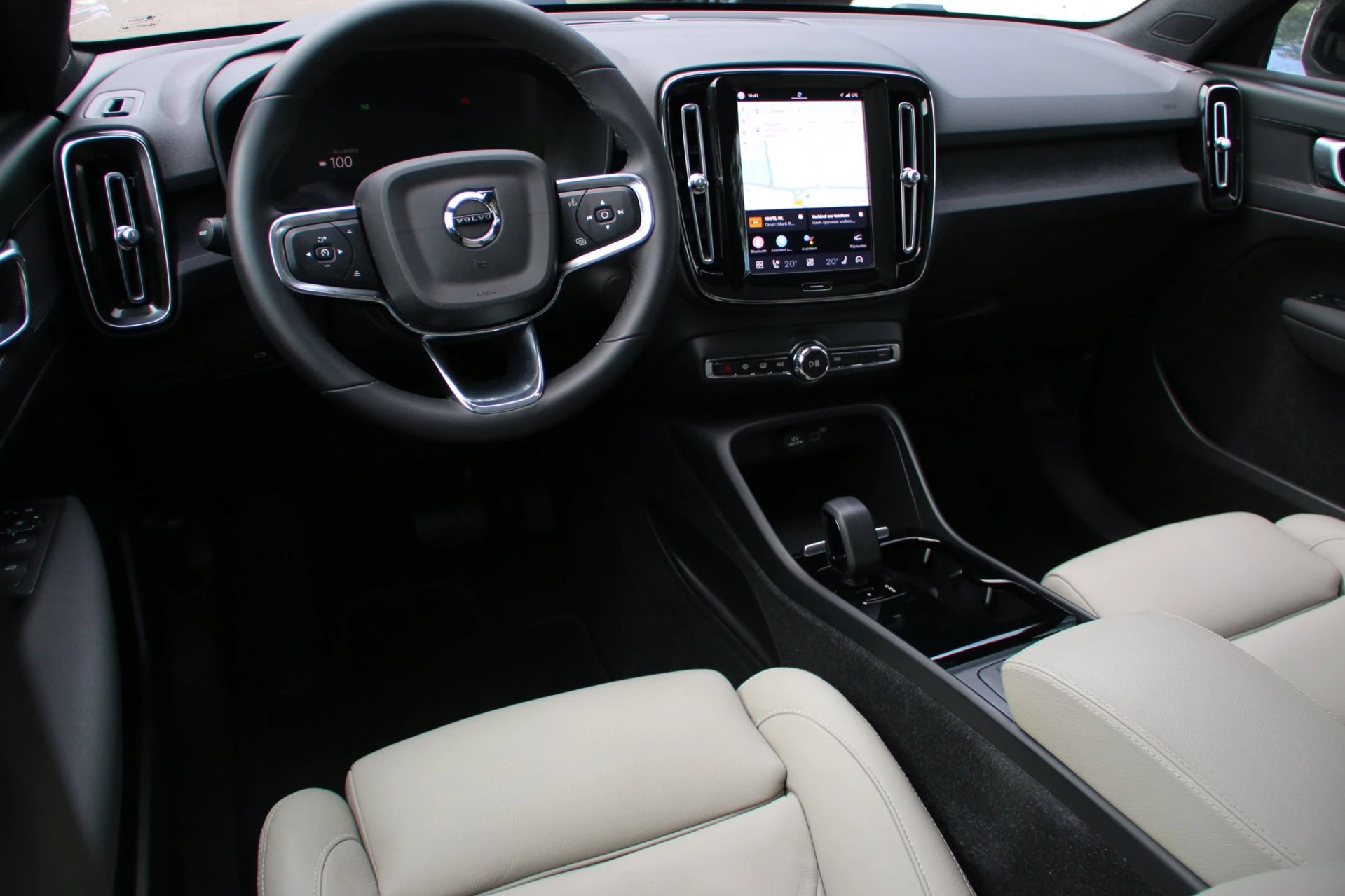 Hoofdafbeelding Volvo C40