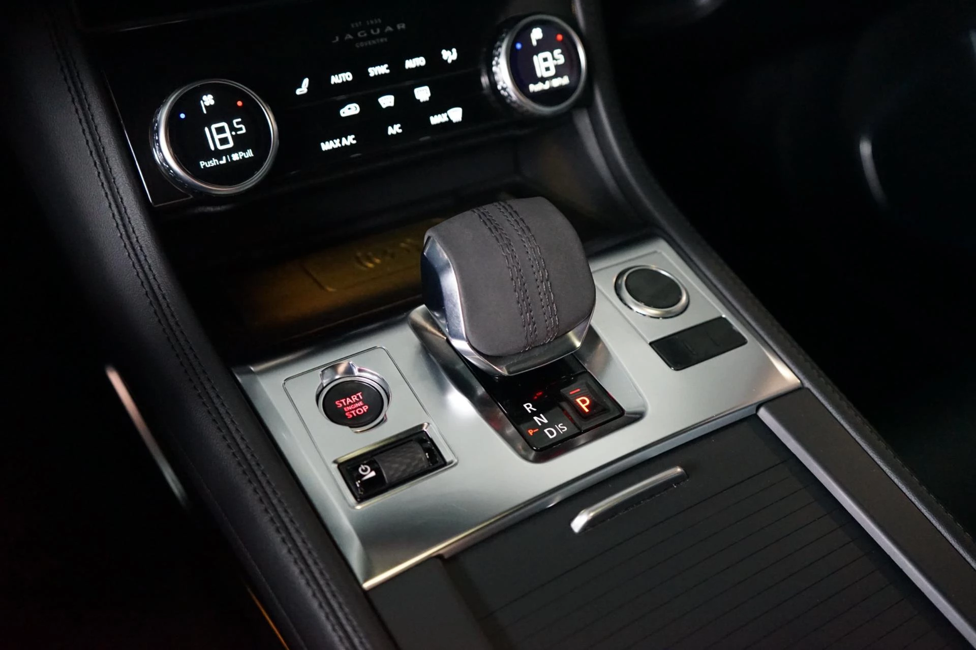Hoofdafbeelding Jaguar F-PACE