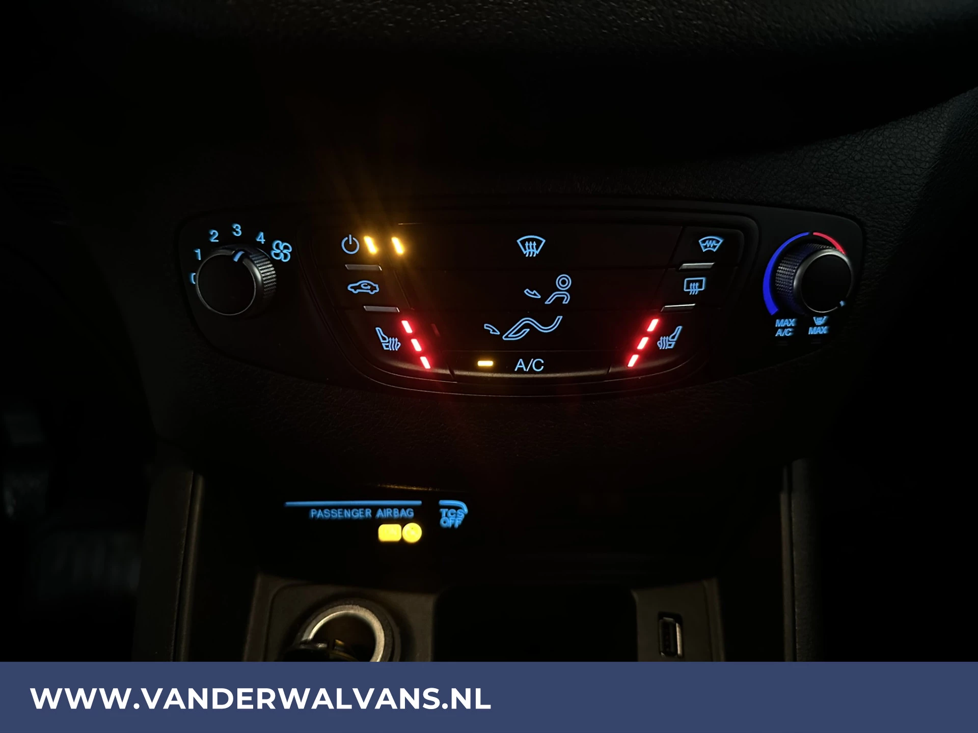 Hoofdafbeelding Ford Transit Courier