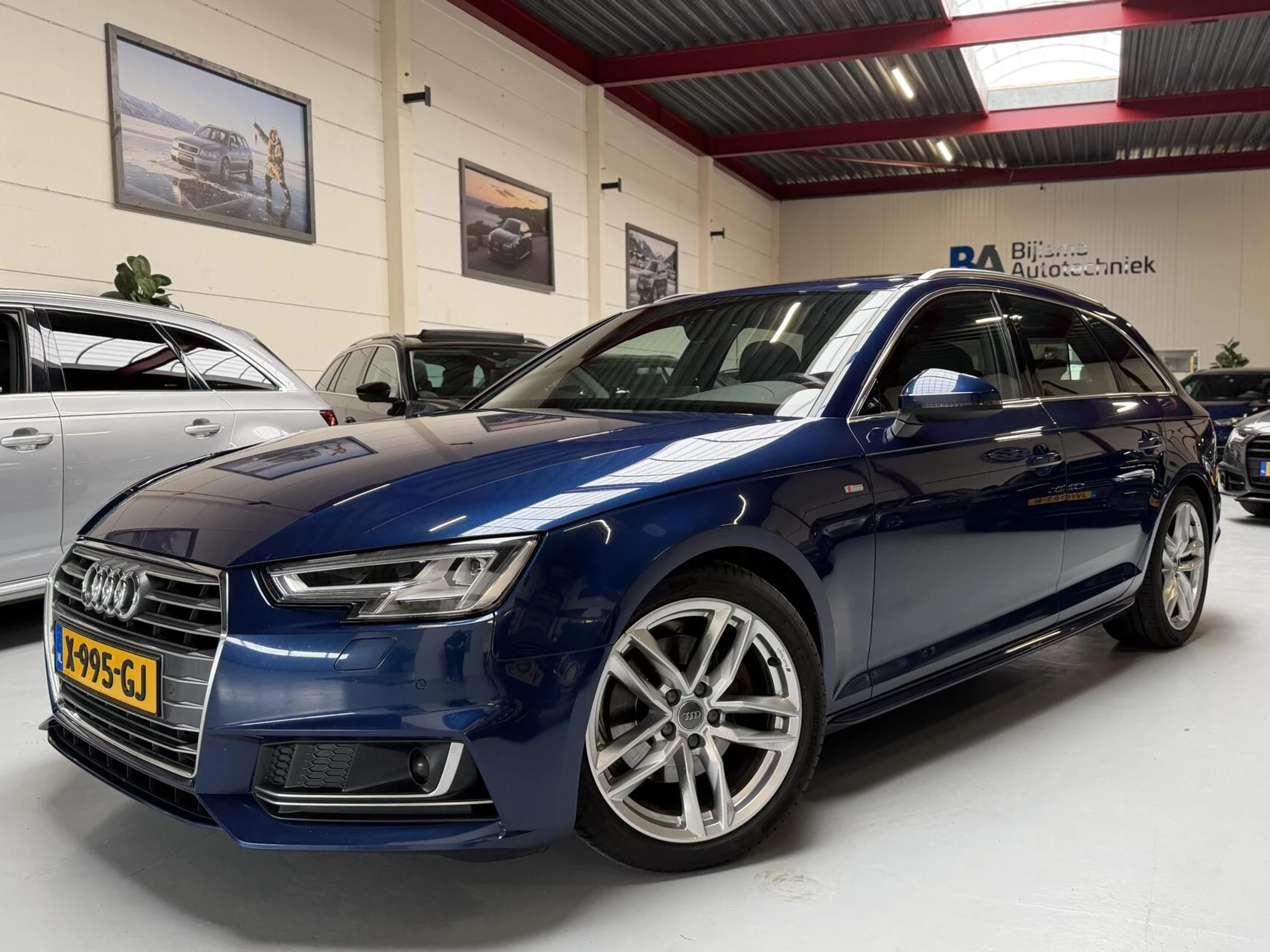 Hoofdafbeelding Audi A4