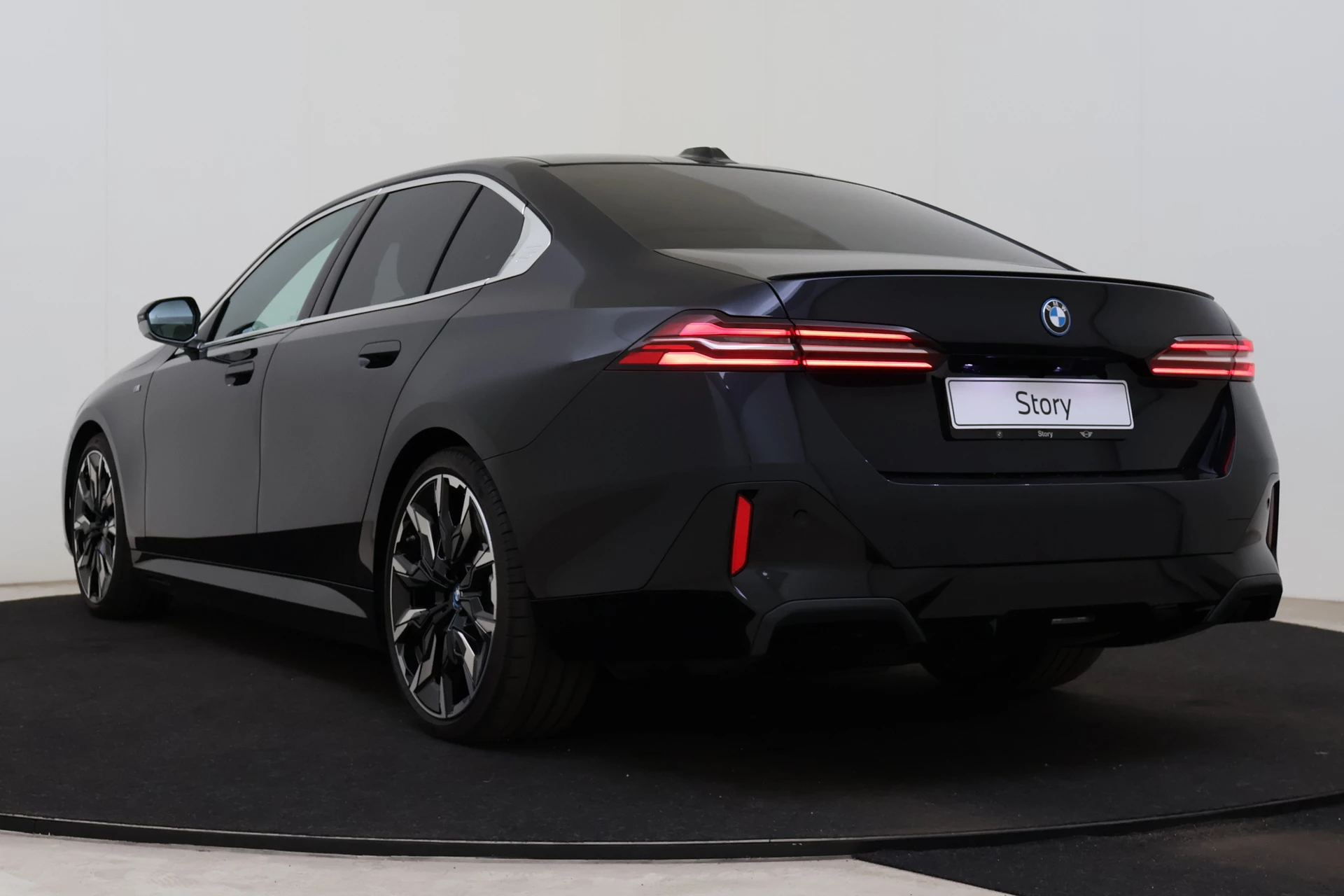 Hoofdafbeelding BMW i5