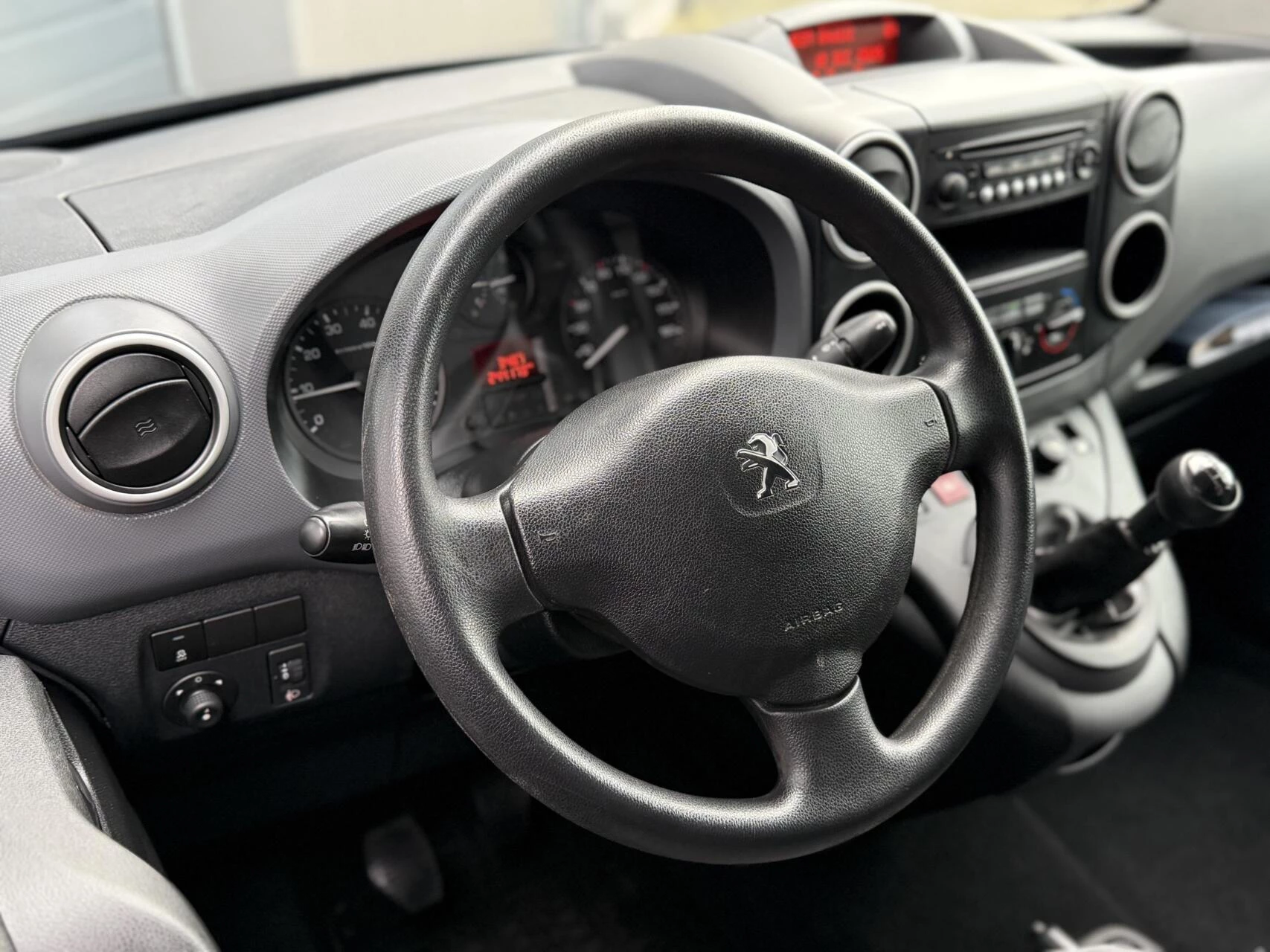 Hoofdafbeelding Peugeot Partner