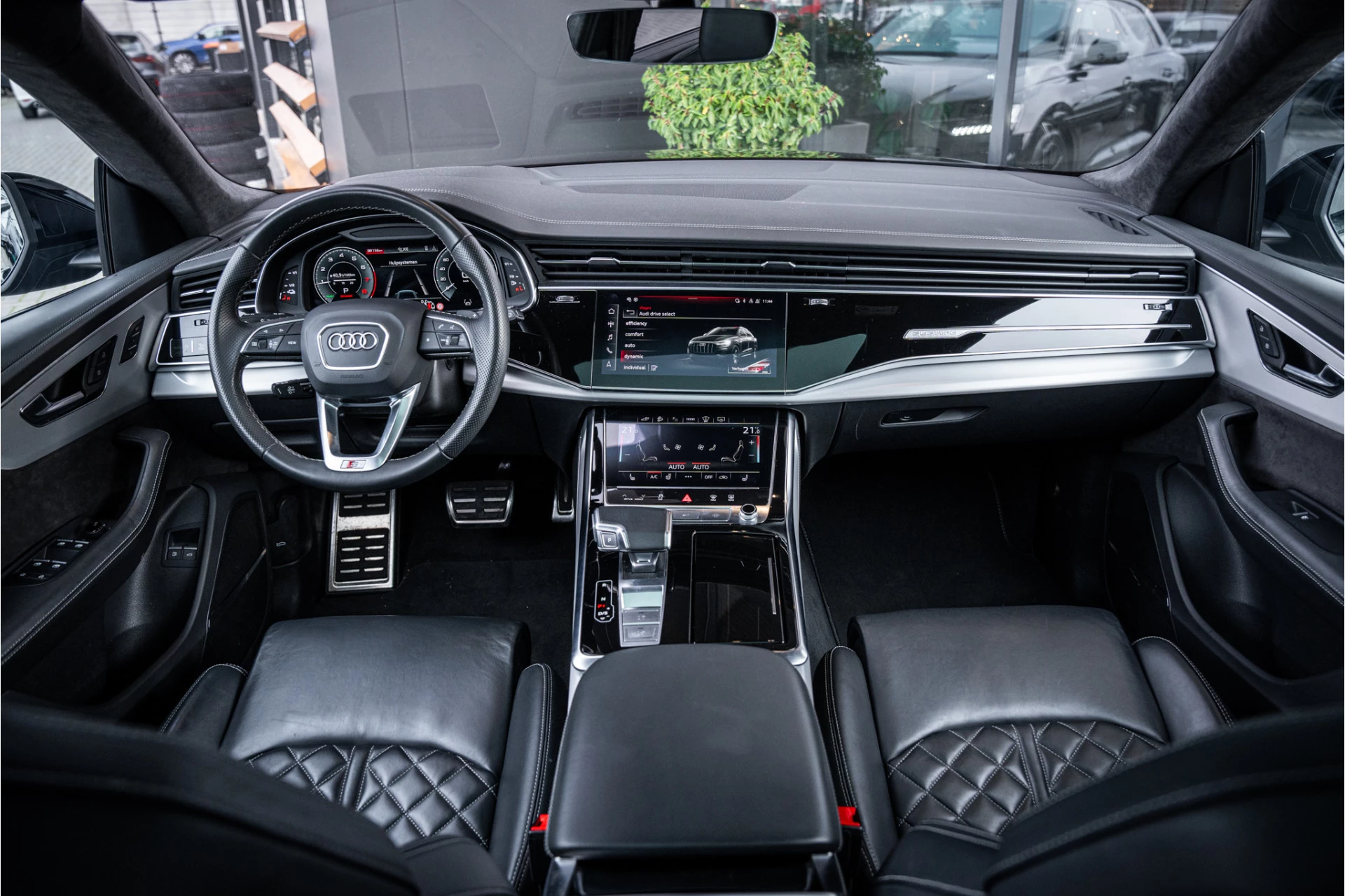 Hoofdafbeelding Audi Q8