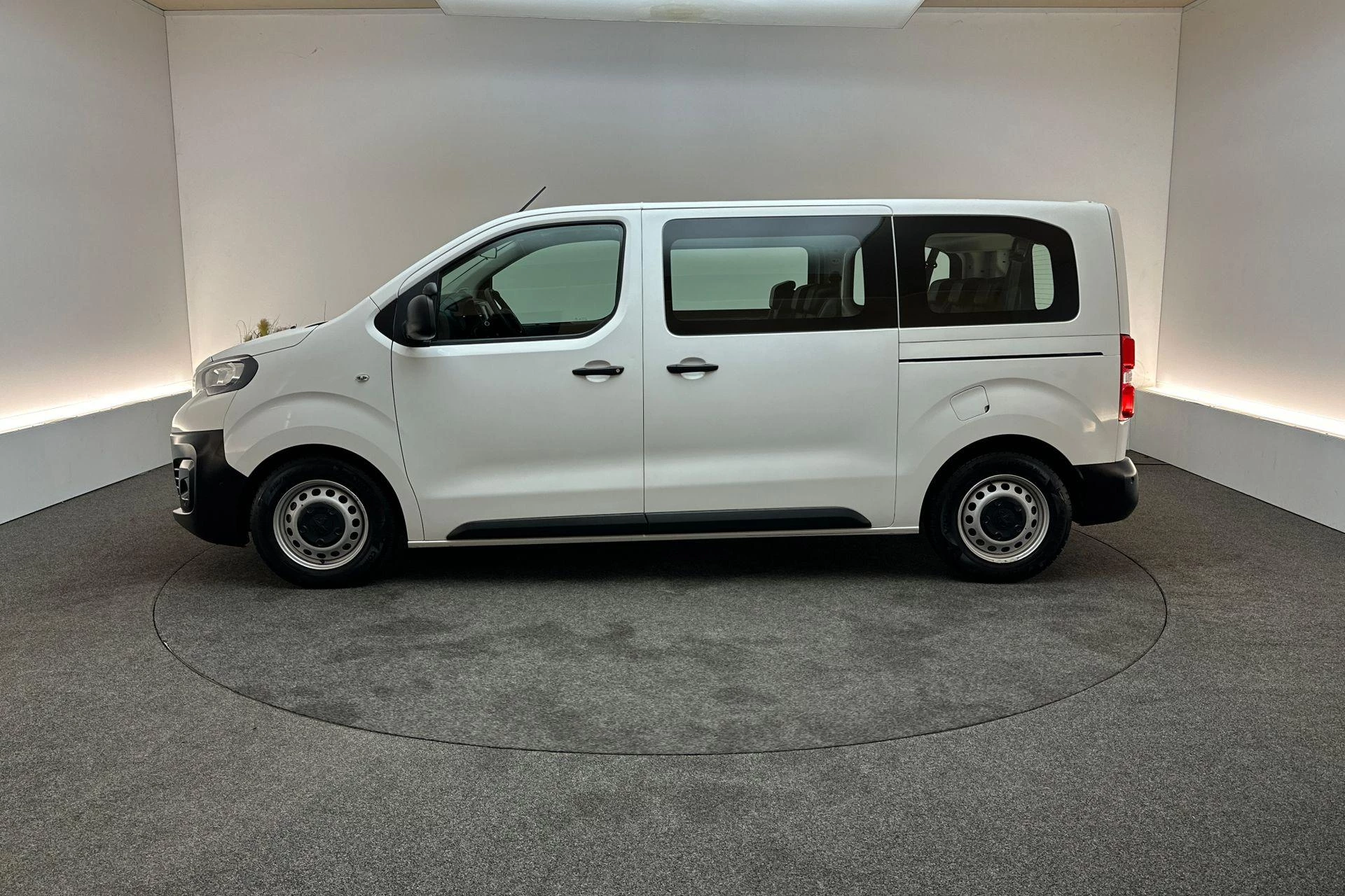 Hoofdafbeelding Peugeot Traveller