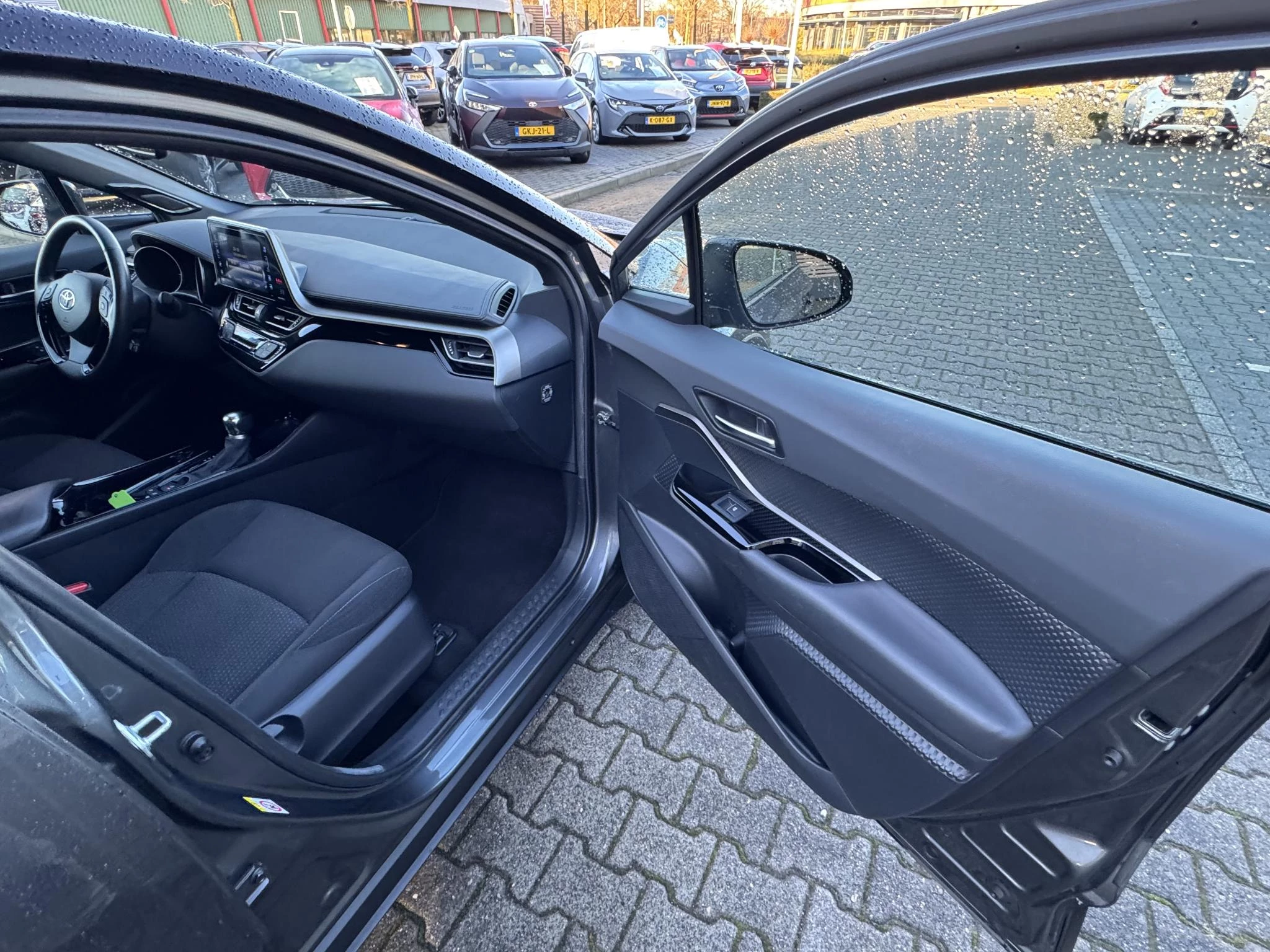 Hoofdafbeelding Toyota C-HR