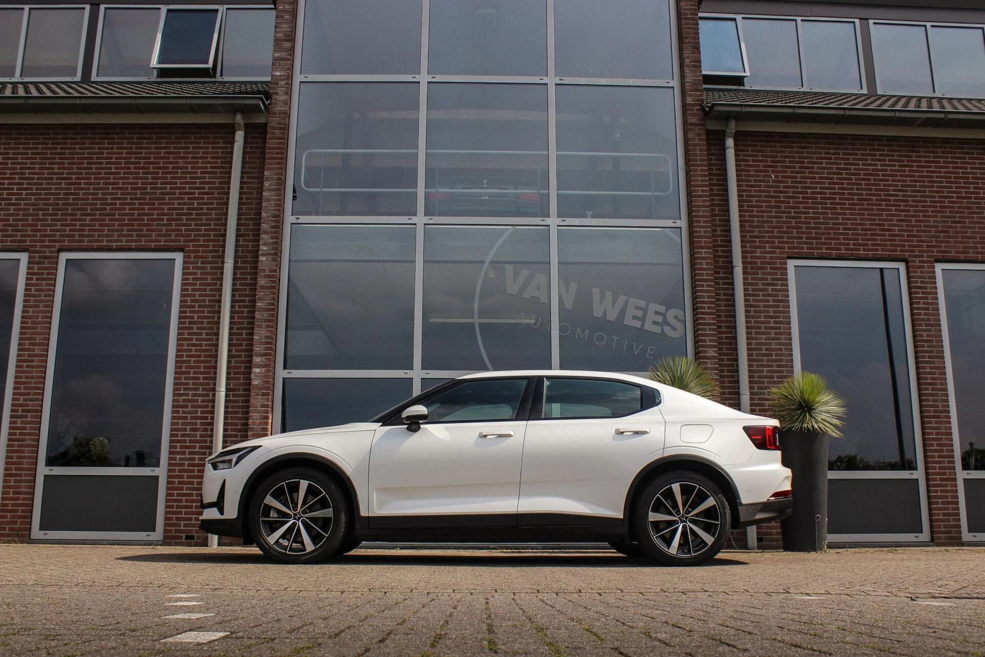 Hoofdafbeelding Polestar 2