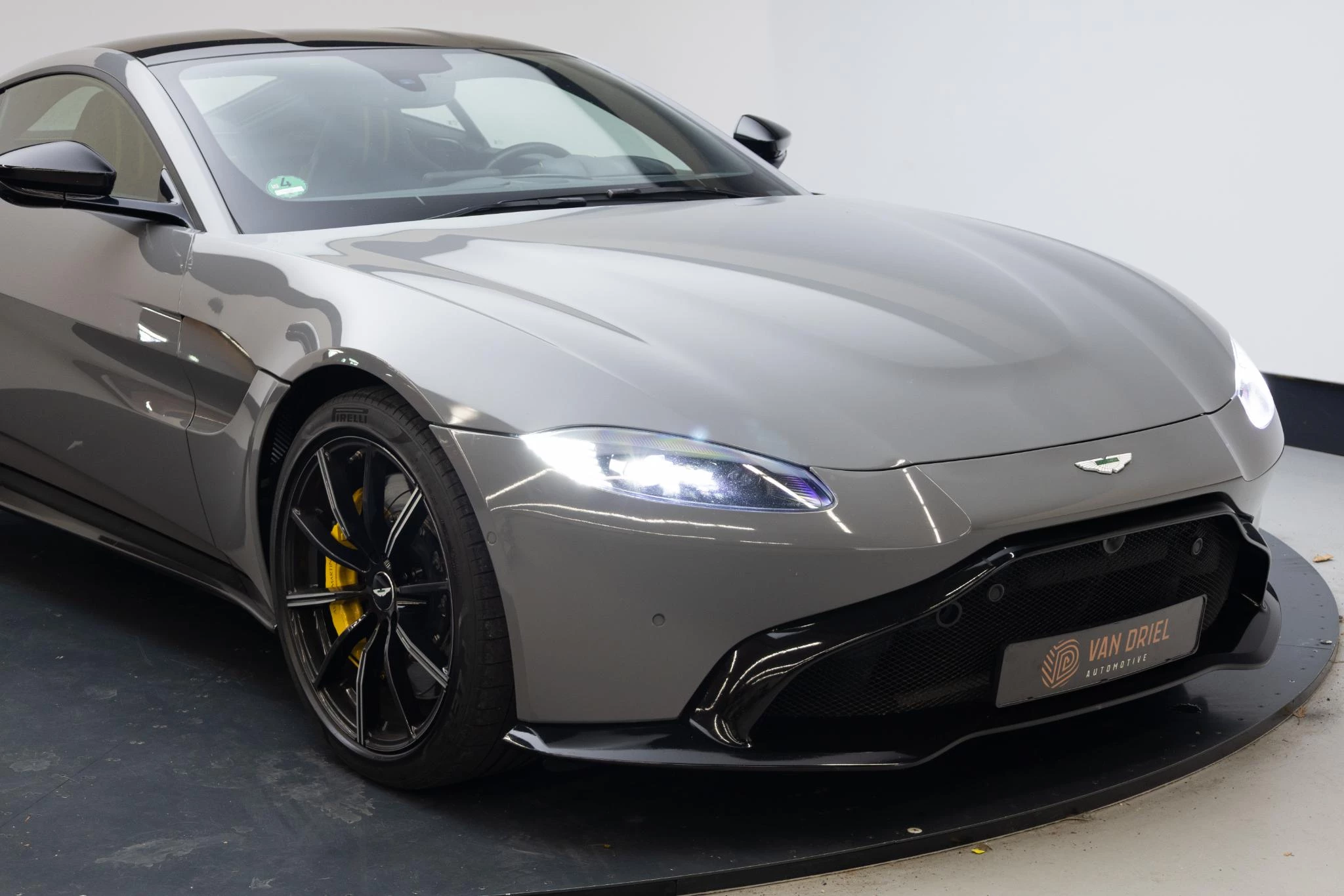 Hoofdafbeelding Aston Martin V8 Vantage